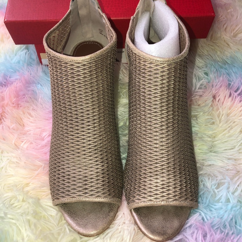 Donald J Pliner shoes Sz 10